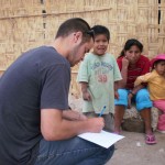 Antoine répertorie les enfants de Nueva Villa
